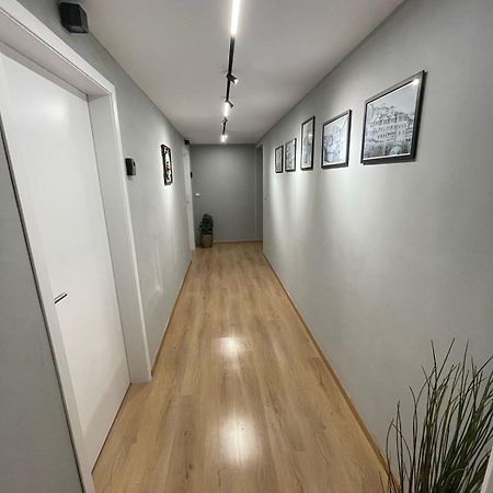 Andi'S Apartment 1 จีโรคาสเตอร์ ภายนอก รูปภาพ