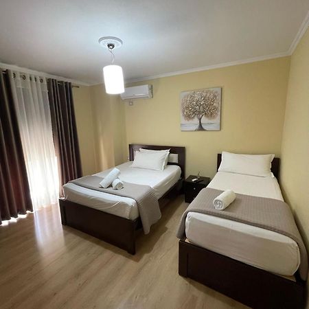 Andi'S Apartment 1 จีโรคาสเตอร์ ภายนอก รูปภาพ