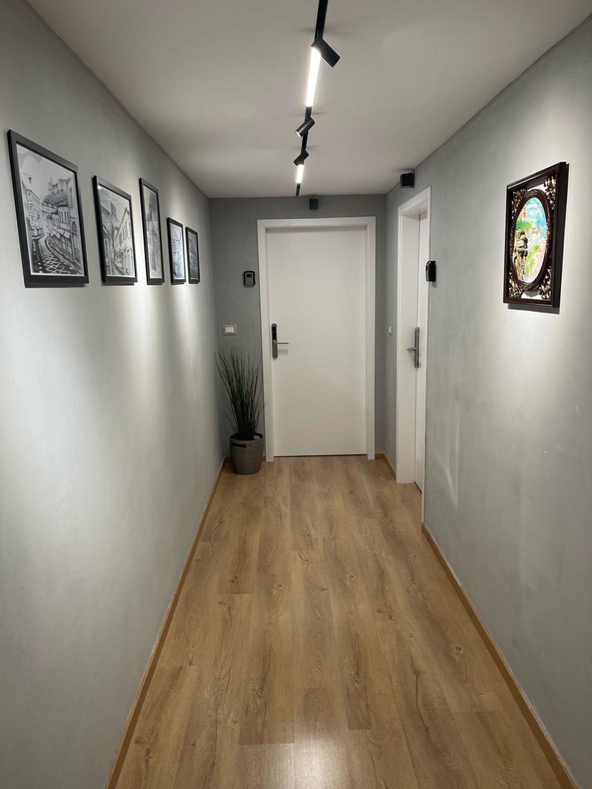 Andi'S Apartment 1 จีโรคาสเตอร์ ภายนอก รูปภาพ