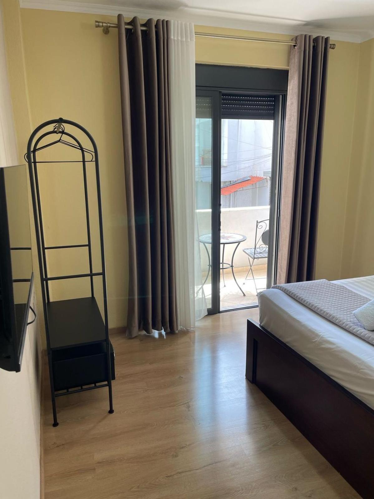 Andi'S Apartment 1 จีโรคาสเตอร์ ภายนอก รูปภาพ